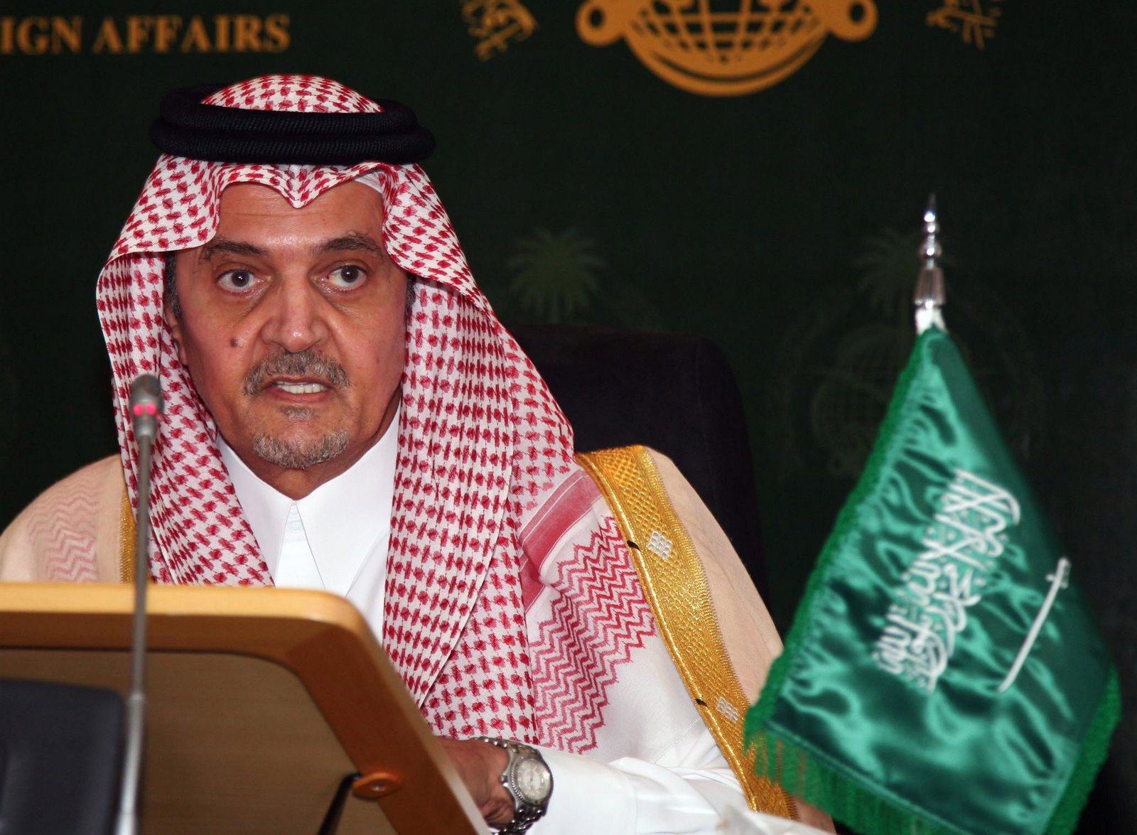 السعودية تعلن رسمياً قبول طلب الرئيس هادي بنقل المفاوضات بين القوى السياسية اليمنية إلى الرياض