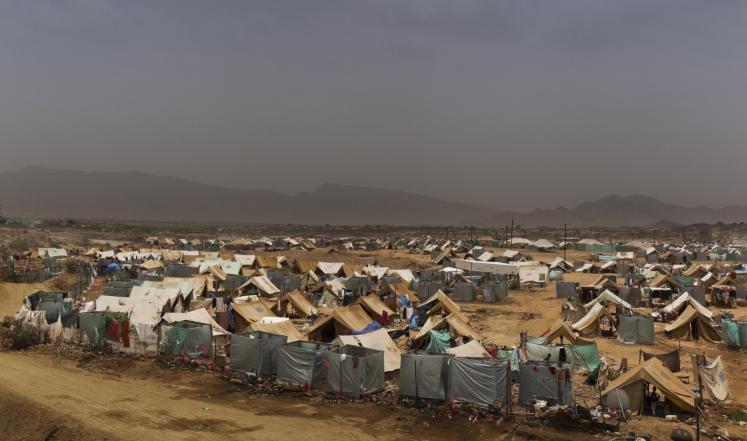 وزير الخارجية اليمني يتهم الحوثيين بقصف مخيم للنازحين في حجة